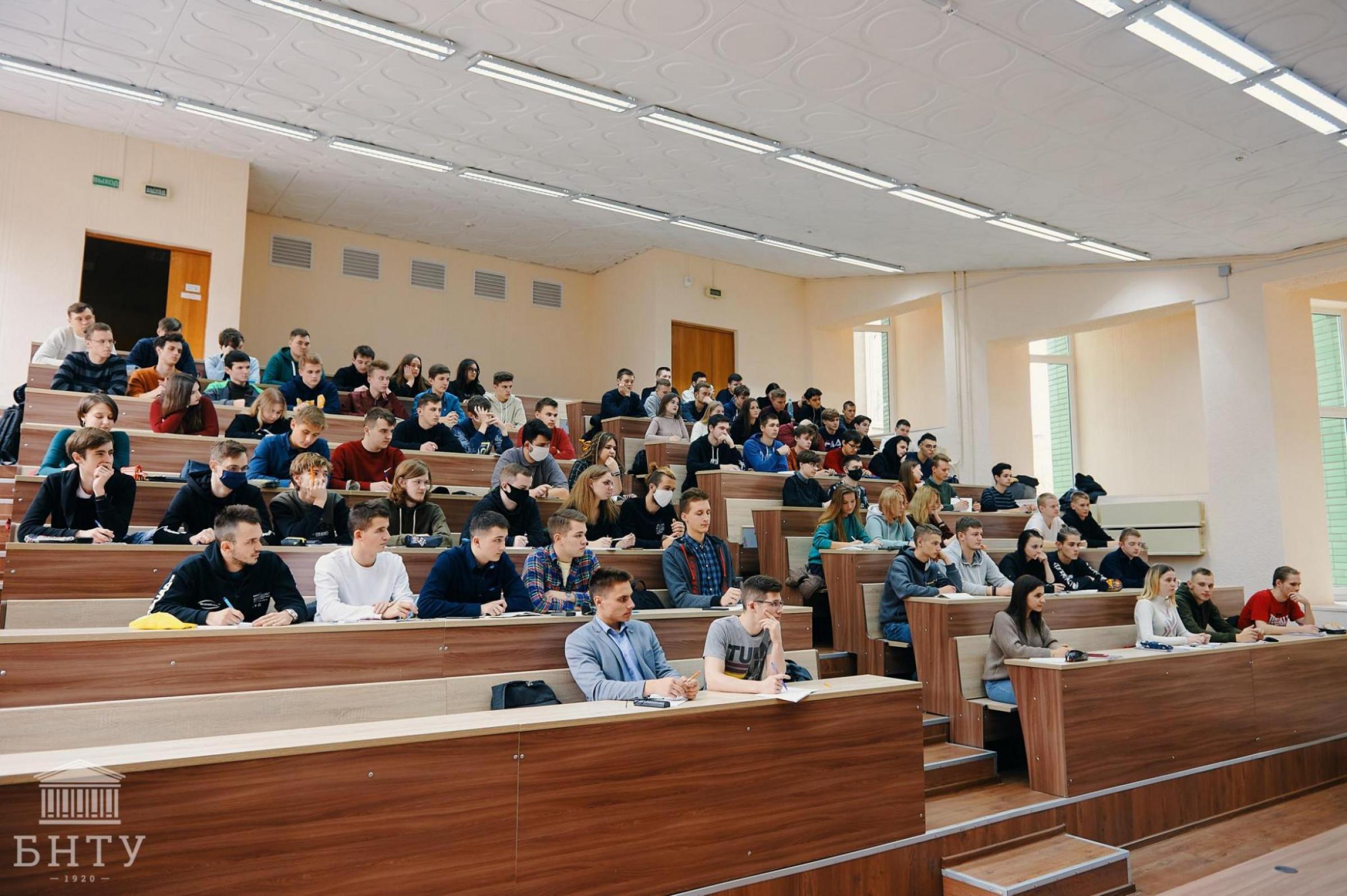 Что брать на первое сентября первокурснику. Смотреть фото Что брать на первое сентября первокурснику. Смотреть картинку Что брать на первое сентября первокурснику. Картинка про Что брать на первое сентября первокурснику. Фото Что брать на первое сентября первокурснику
