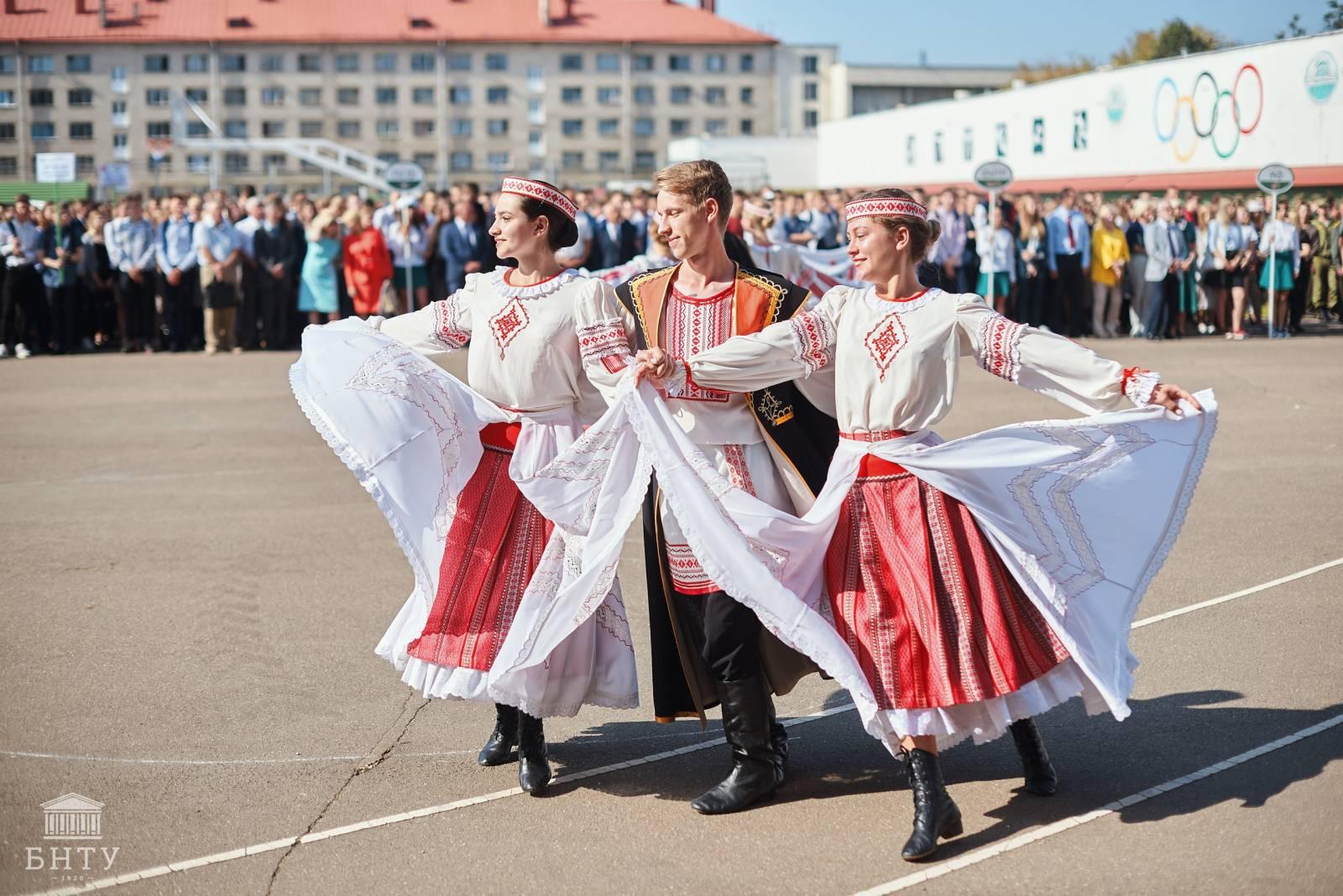 картинки белорусским танцами