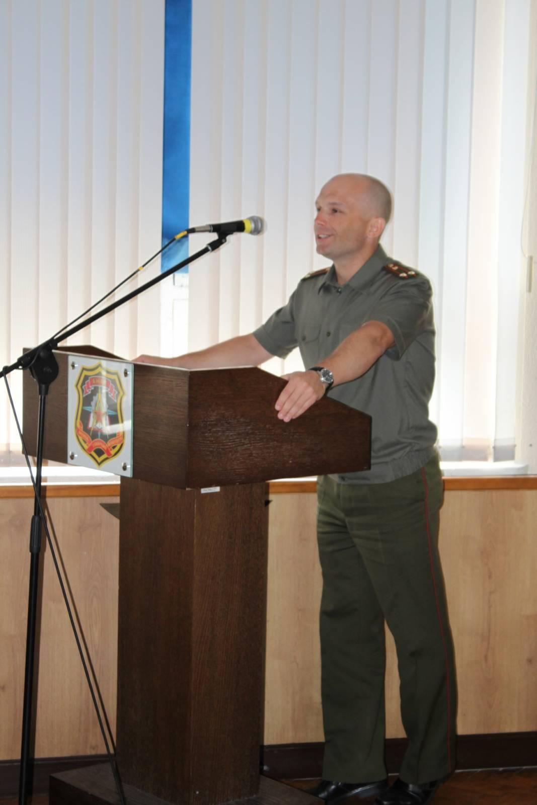 Начальник цикла &laquo;Организация финансовой деятельности войск&raquo; подполковник Выбодовский А.А. поздравил коллектив с профессиональным праздником.