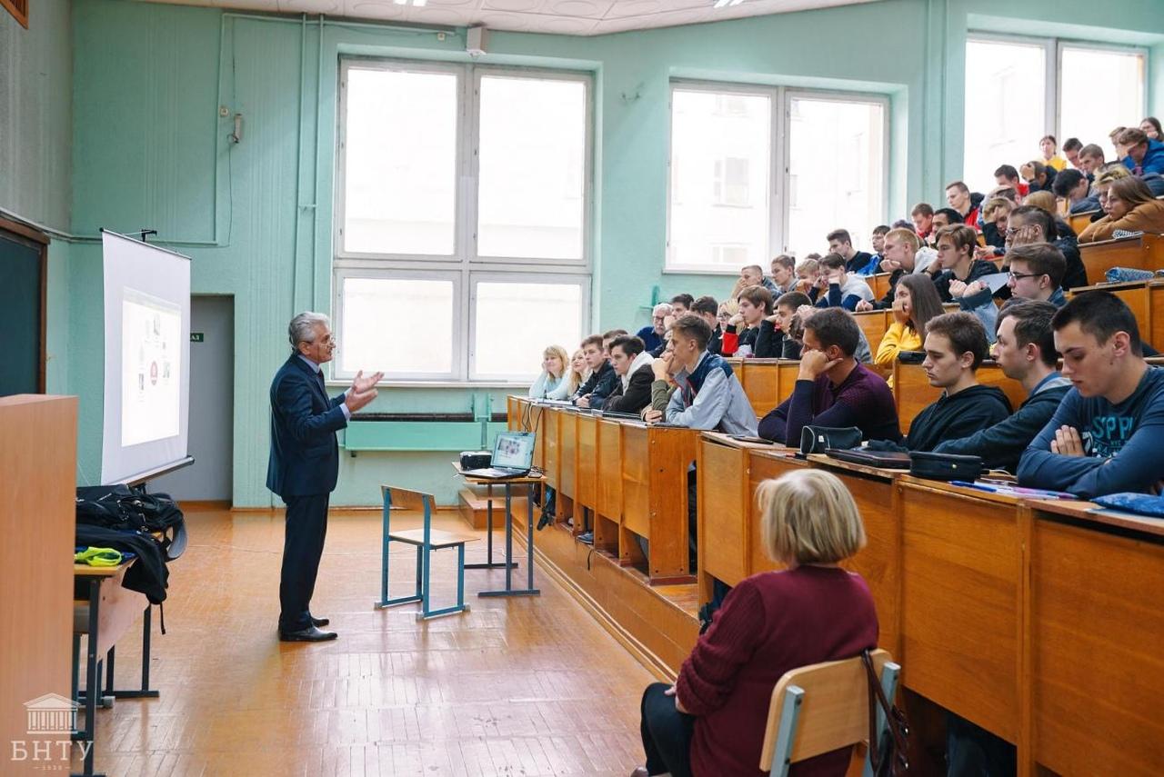 профессор и студентка за экзамен видео наблюдайте неповторимые порно ролики без регистрации