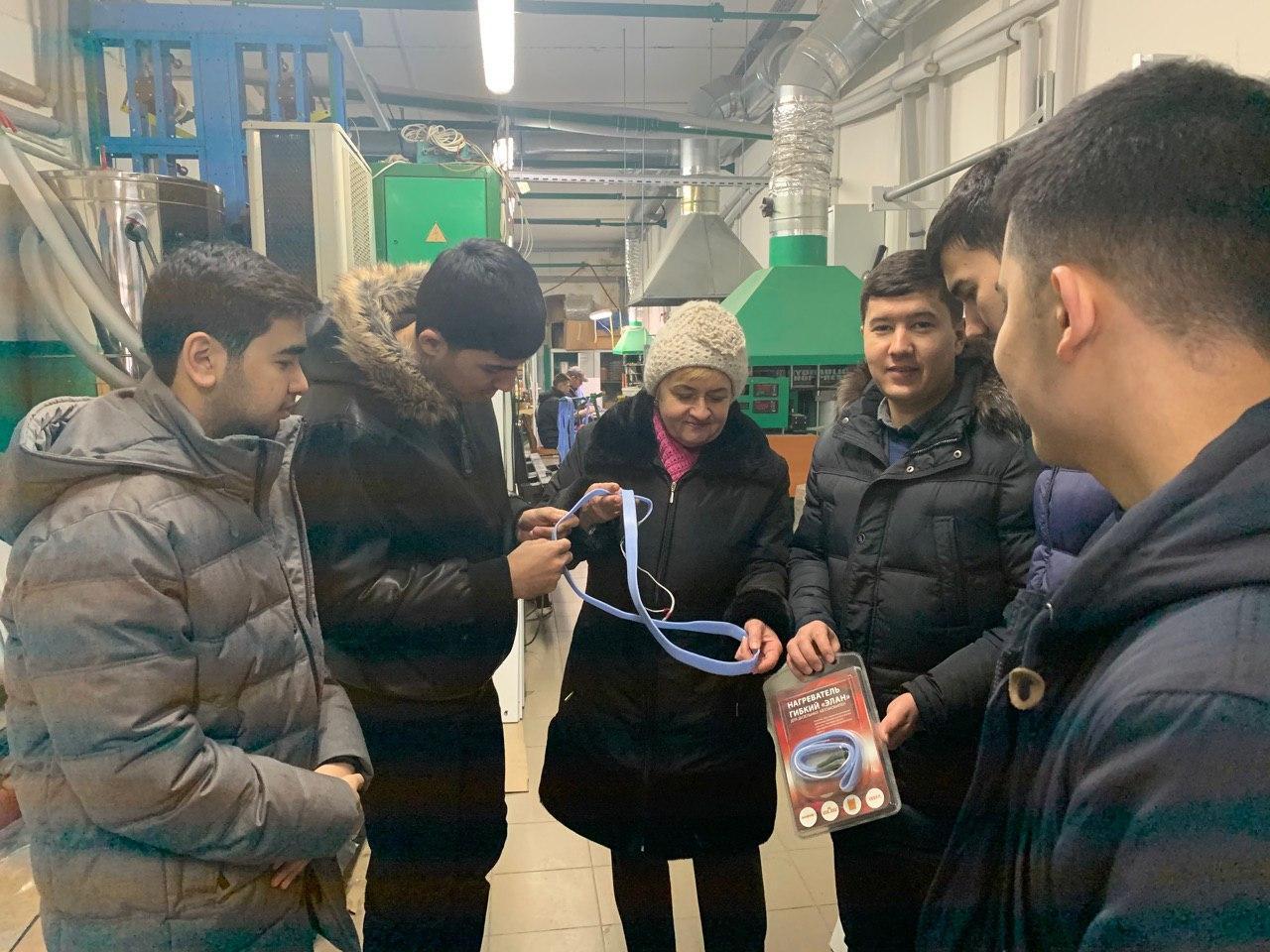 Иностранные студенты "Таможенного дела" на производстве ОДО "НОМАКОН ...